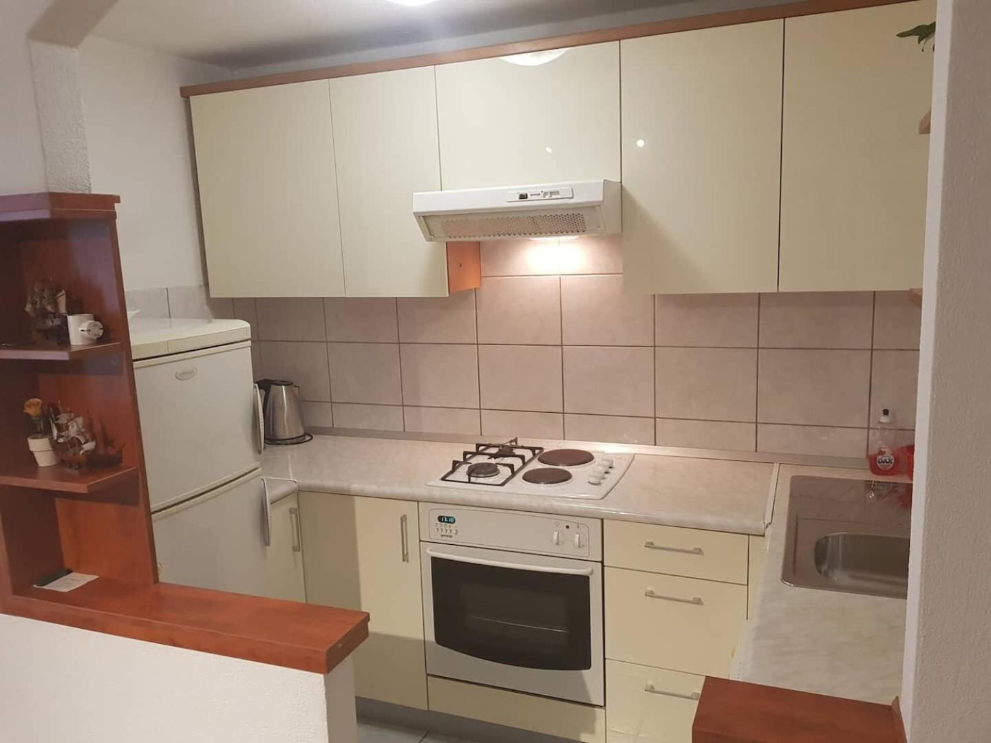 מאקרסקה Apartments Mila מראה חיצוני תמונה